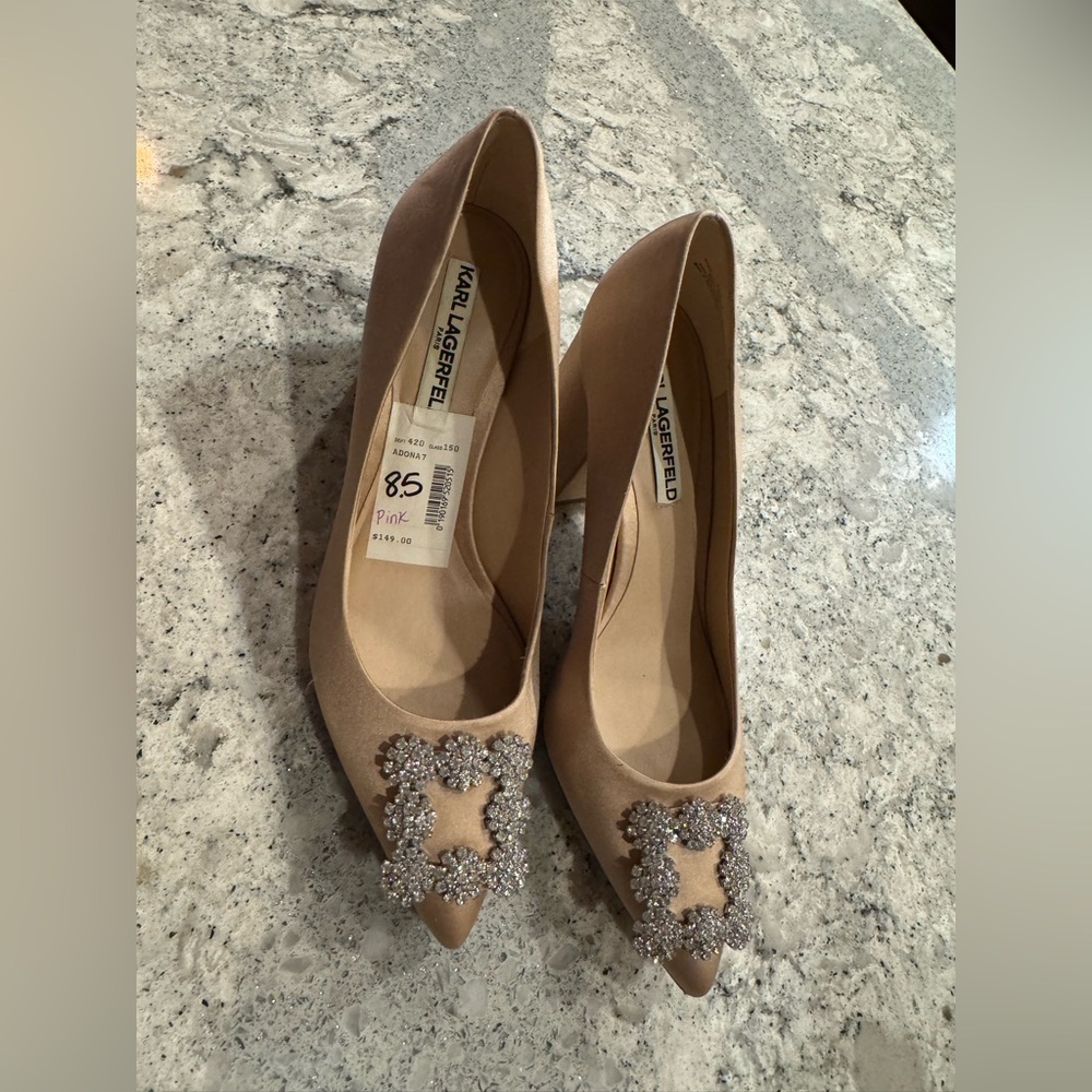 Karl Lagerfeld Beige/Pink Pumps with Glittering Silver Accent